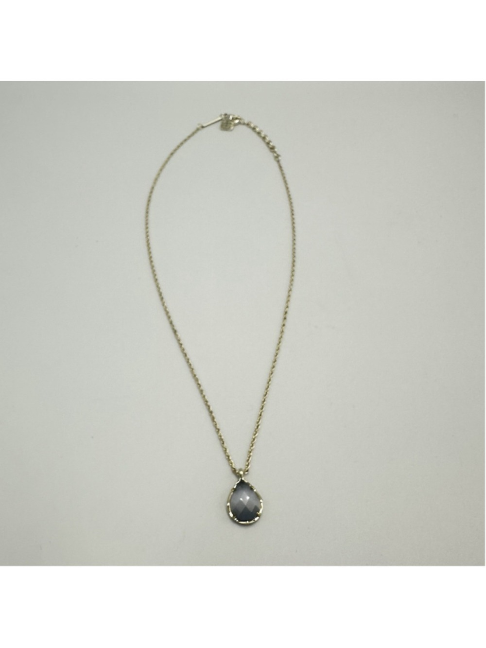 Kendra Scott Kiri Gold Tone Gray Slate Faceted Teardrop Pear Stone Necklace - Picture 3 of 11
